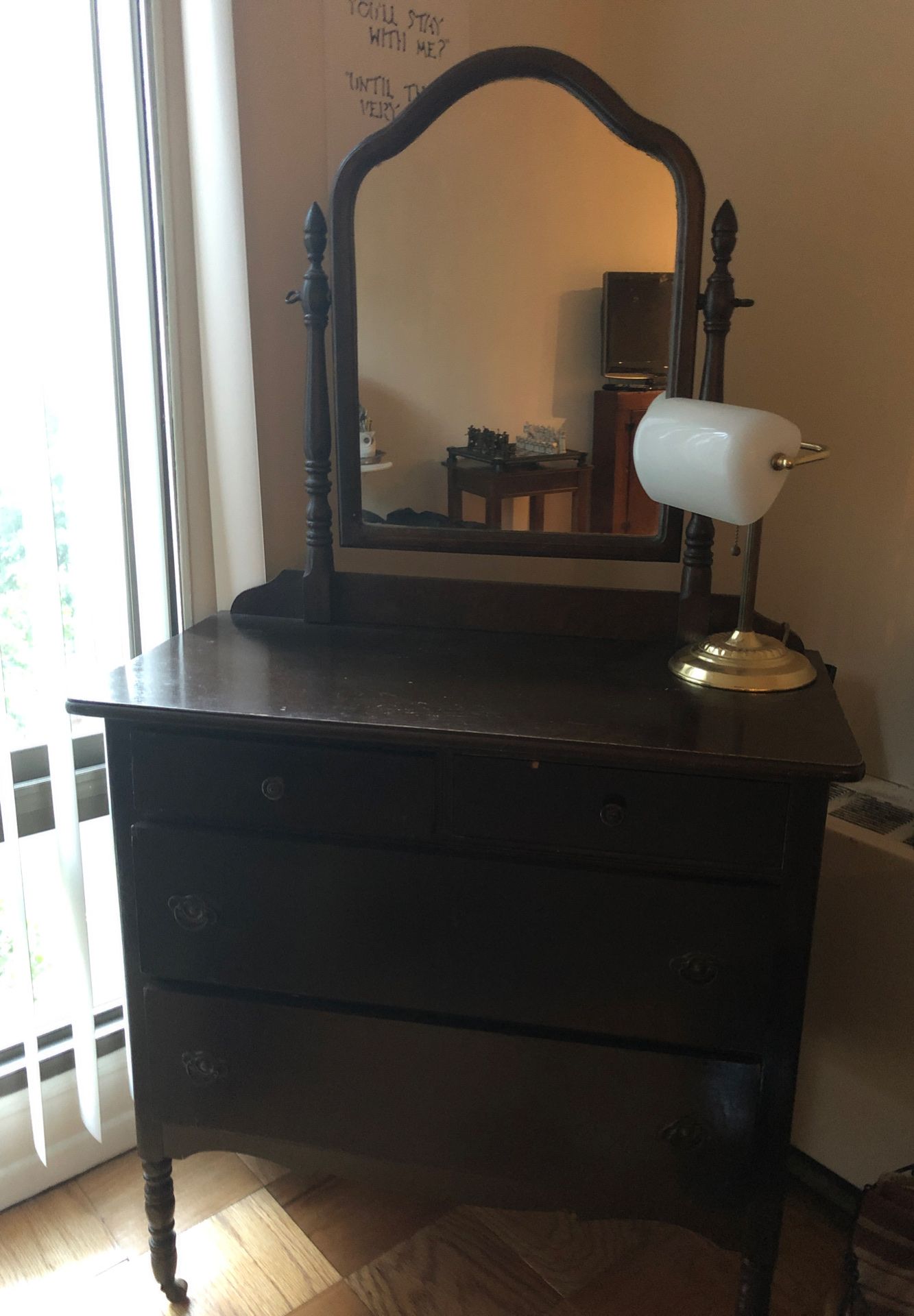 Dresser vanity with mirror