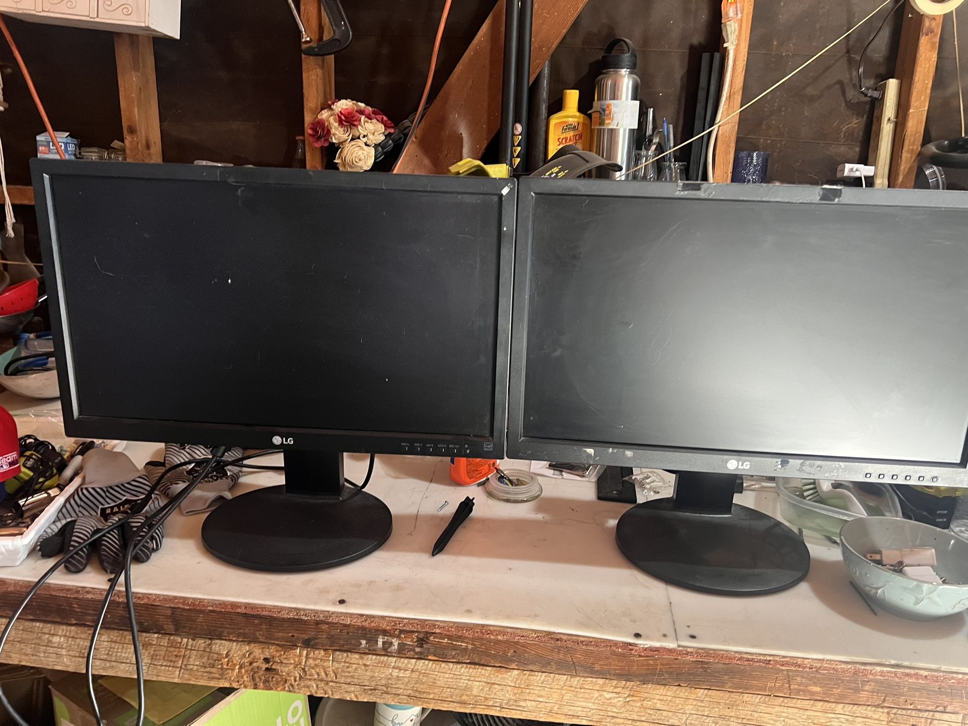 2 LG Computer Monitors 24 Inch