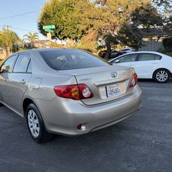 2010 Toyota Corolla Le one owner
