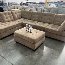 SECTIONAL SOFA 