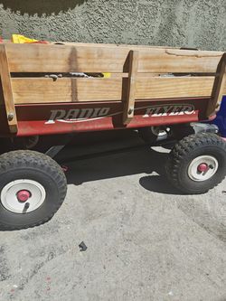 Radio flyer wagon with handle