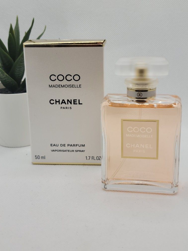 CHANEL
COCO MADEMOISELLE Eau de Parfum
1.7 fl