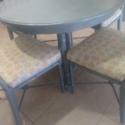 table with 4 chairs