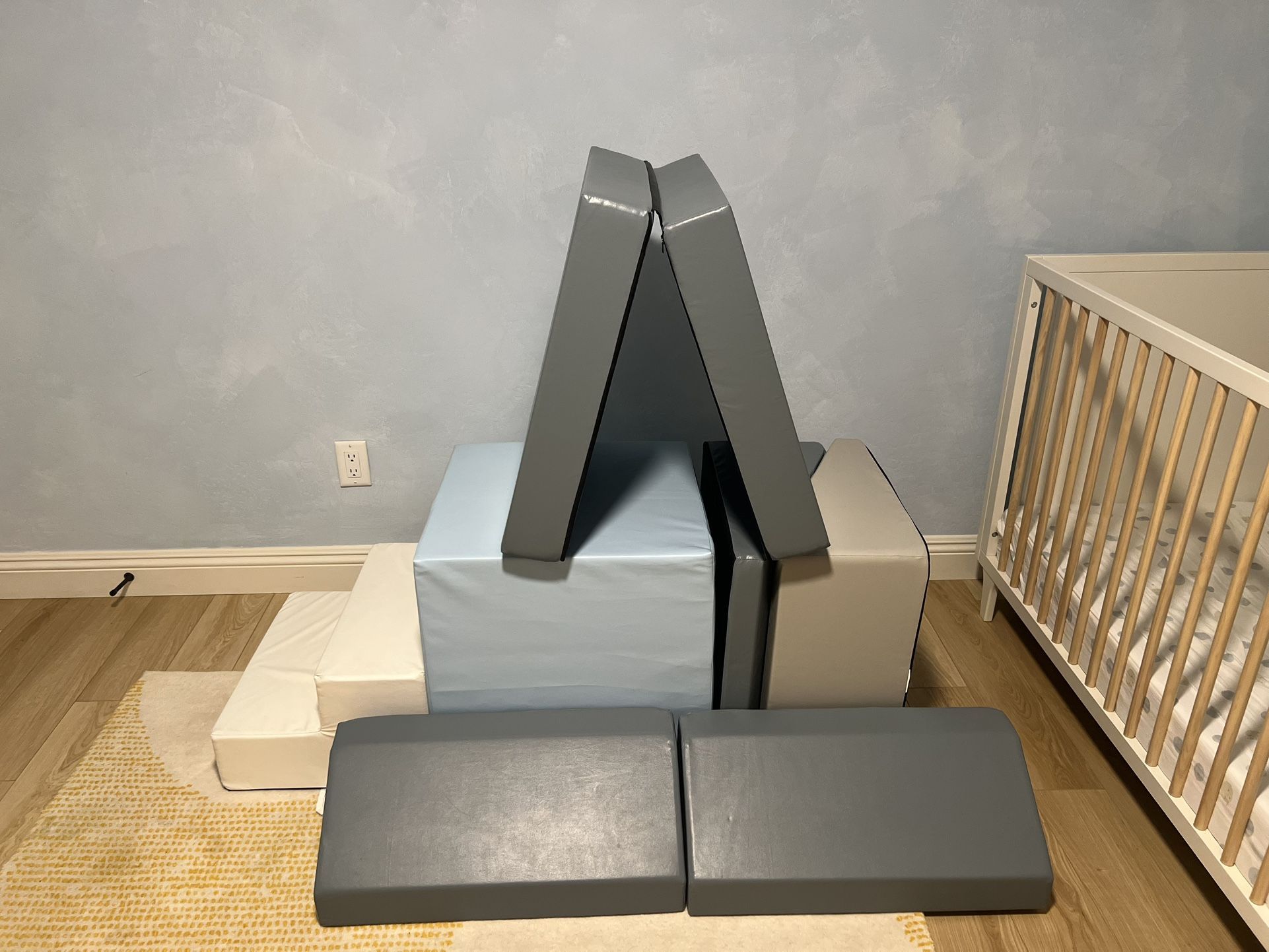 Great Condition foamnasium Blocksy Mini Kids Couch AND Gymnasium Sets