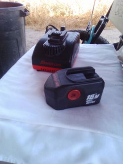 Snap-On 18v battery and Charger