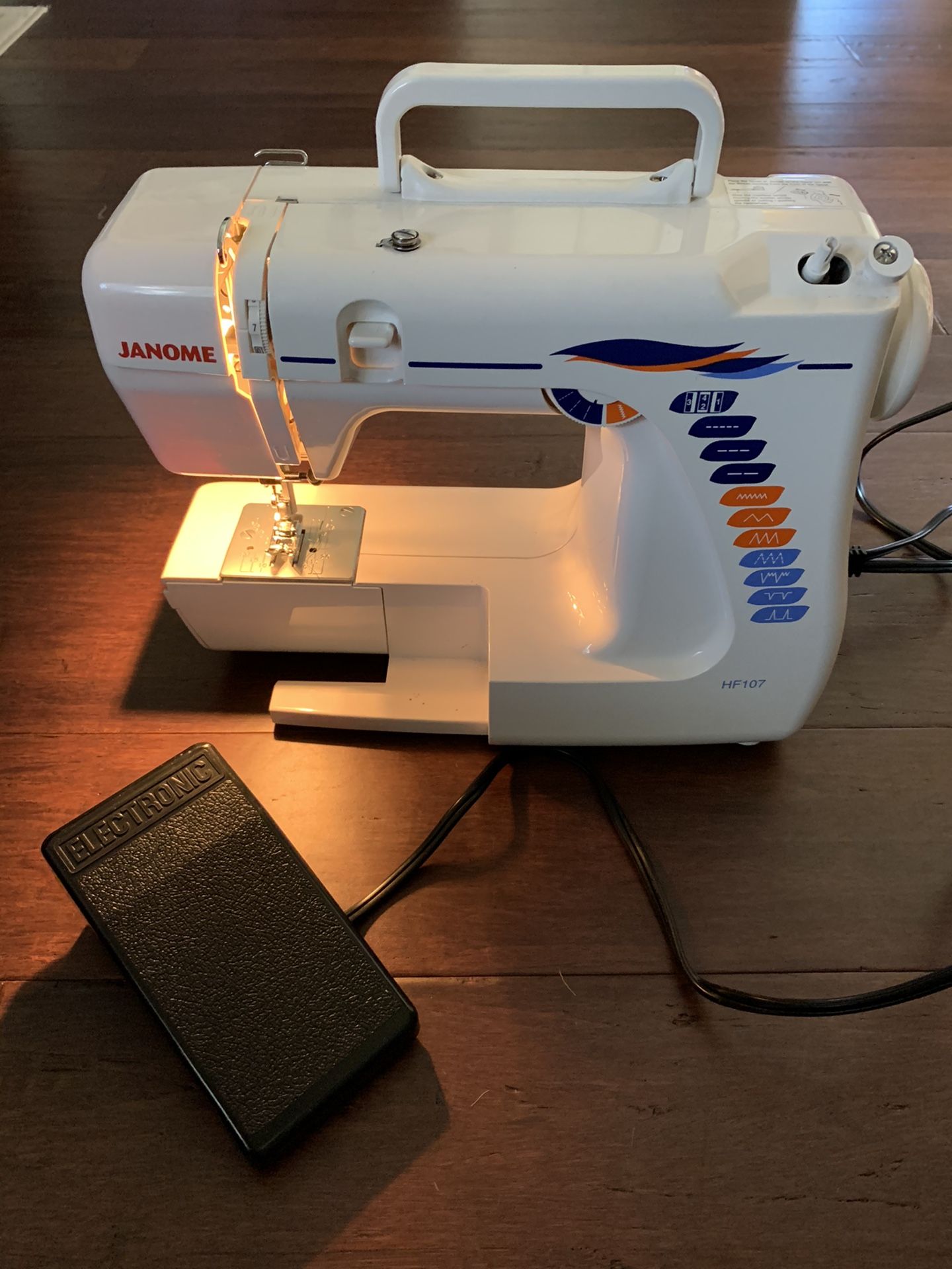 Janome Sewing Machine (runs but has tension problem) for Sale in