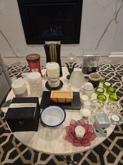 Home Decor Candle Bundle – WoodWick, ESQUE, Holders & More