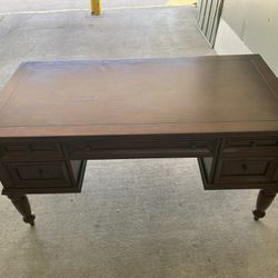 Vintage Wynwood Executive Desk 60”x30”