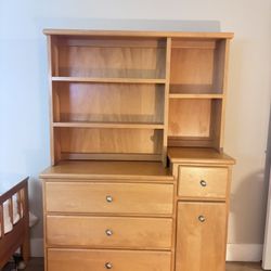 Solid Wood Dresser With Hutch