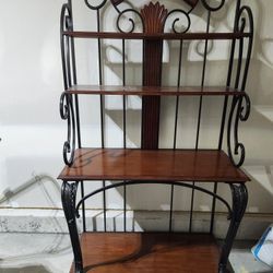 Bakers Rack In Excellent Condition. 