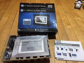 NEW in the Box of 7” Digital Picture Frame HP