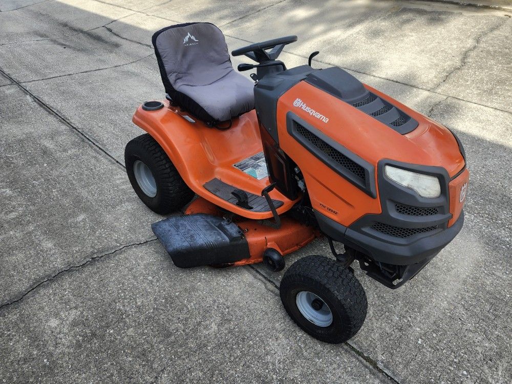 2018 Husqvarna YTH18542 riding mower, 18.5hp engine, 42" deck and auto transmission, Many new parts, Runs good, delivery available.