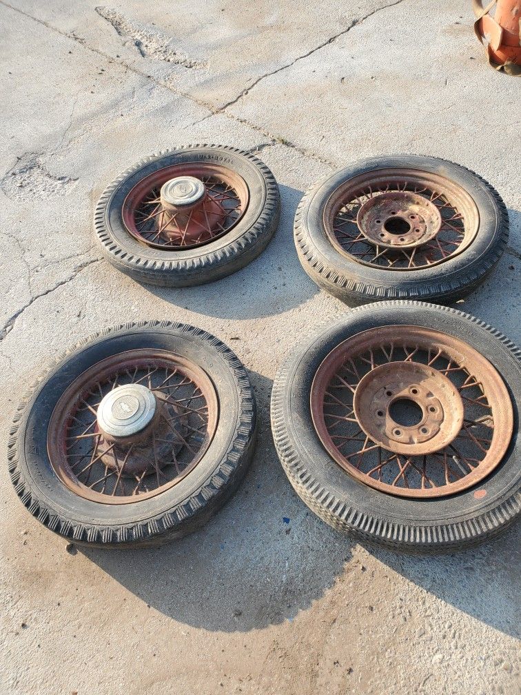 Antique Wire Wheels 18"/19"