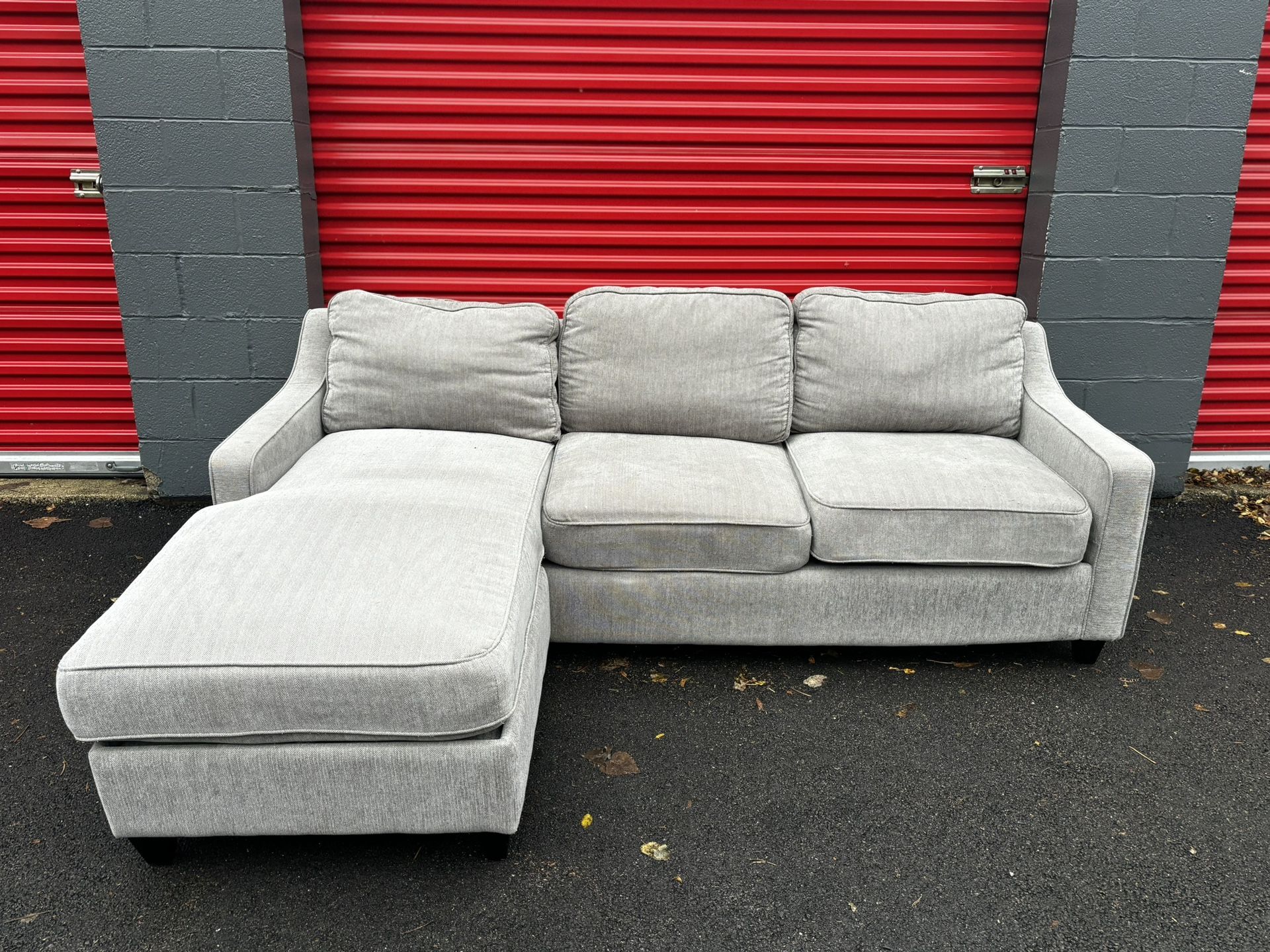 Gray L Shaped Reversible Sectional *FREE Delivery 🚚 