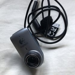 Logitech QuickCam Notebooks Deluxe Webcam Cam Chat Portable V-UBV49