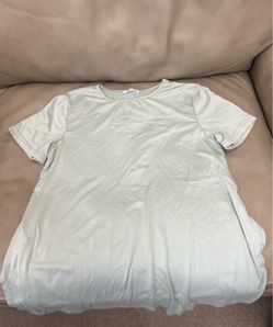 Maternity clothes