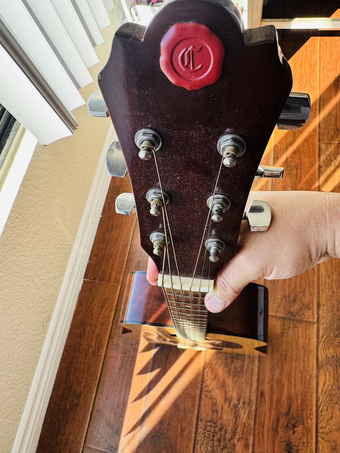 Chateau Guitar 
