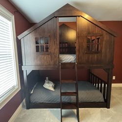 Tree House Twin On Twin Bunk Bed 