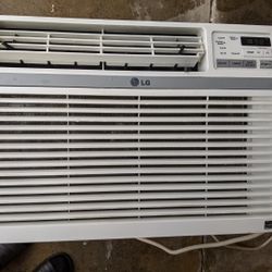LG Air Conditioner 10,000 BTU