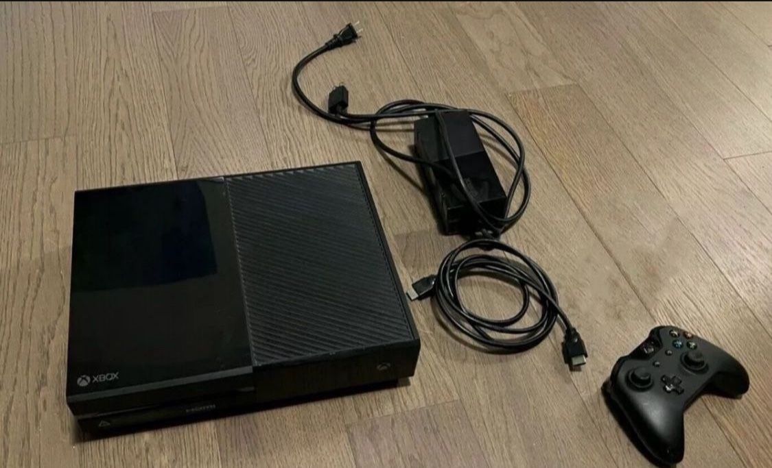 Xbox One + Controller