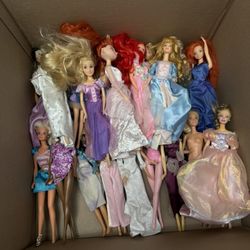 Barbies 