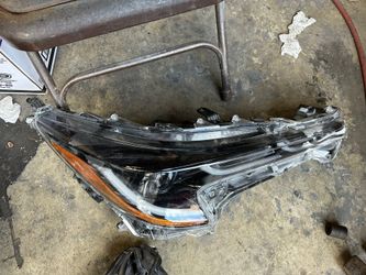 2022 TOYOTA COROLLA L & R Headlight
