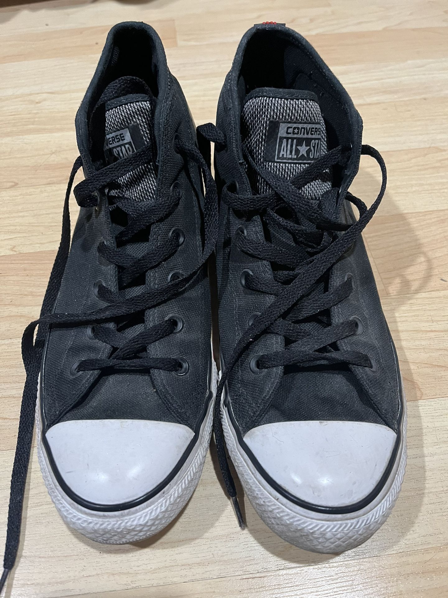 Converse Shoes Size 10