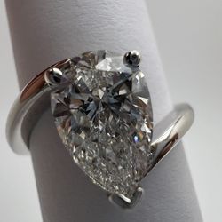 Lab Diamonds Pear Shape Ring