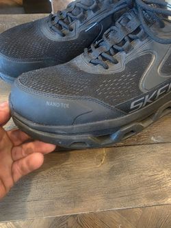 Scetchers mens work shoe.