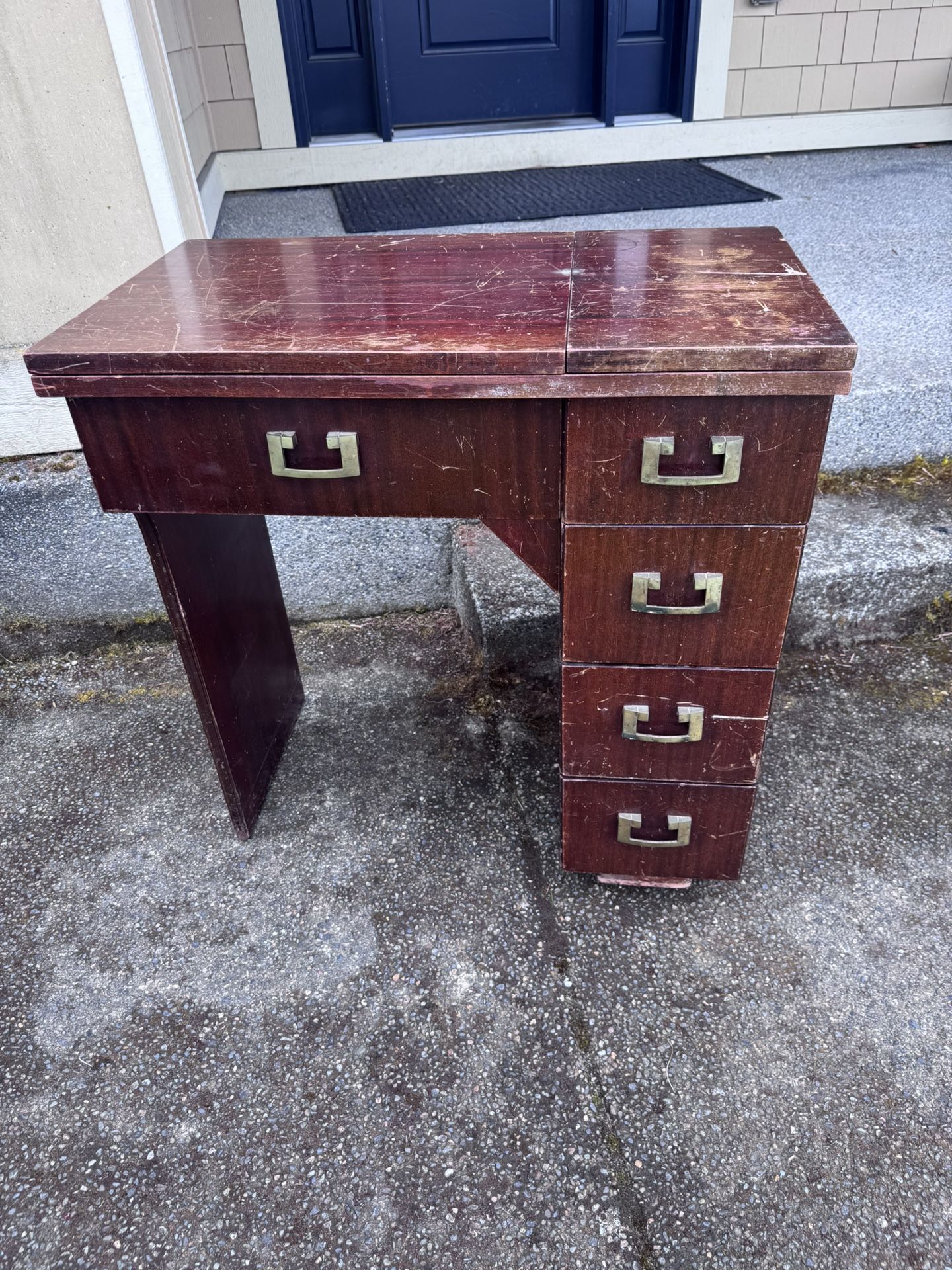 Free Sewing Machine Table