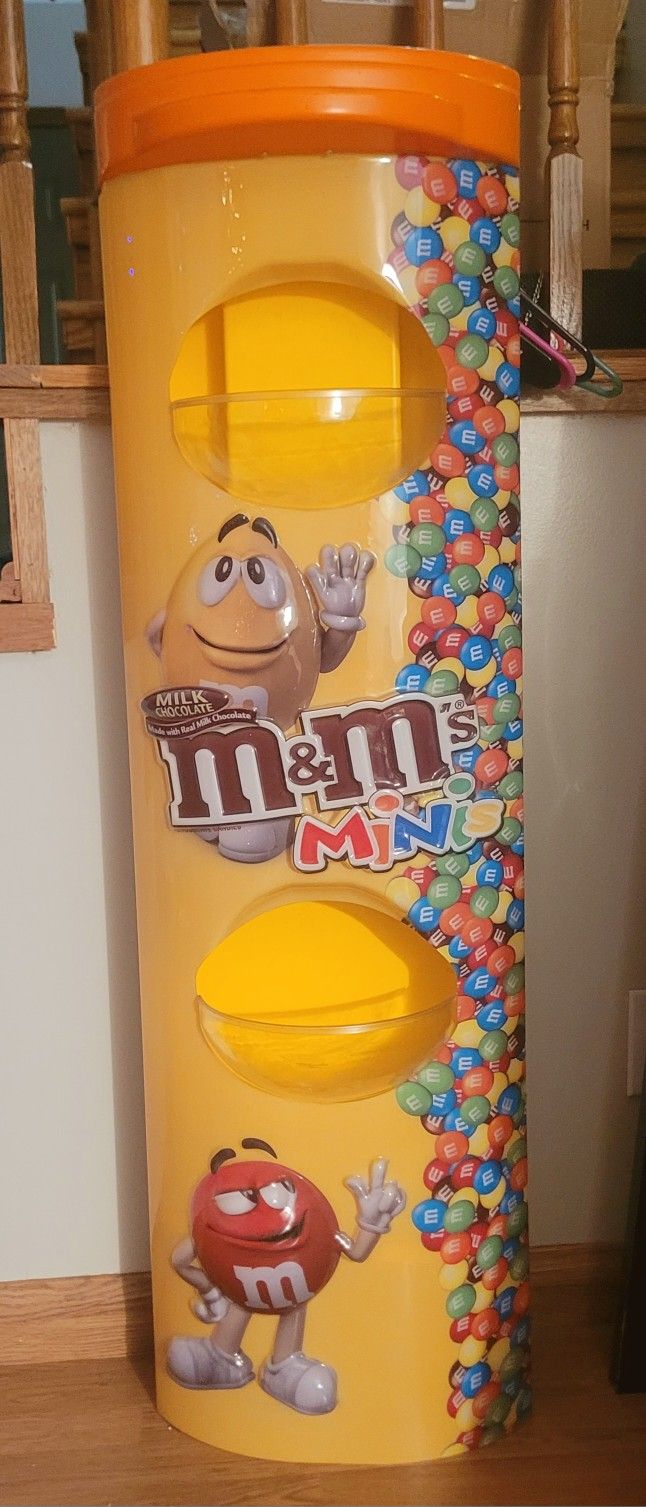 M & M Store Display