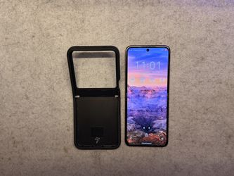 Motorola Razr 245gb (2024) (Cricket) READ