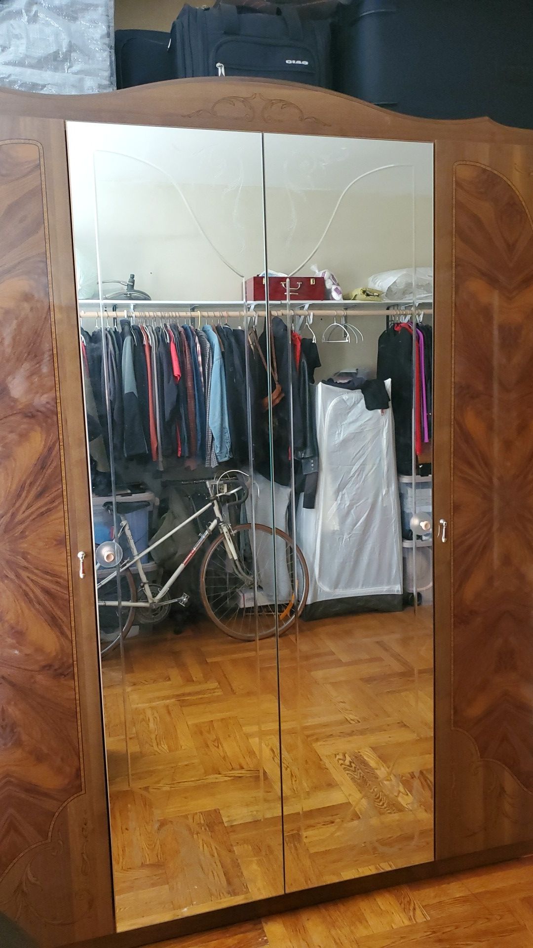 Wardrobe Closet