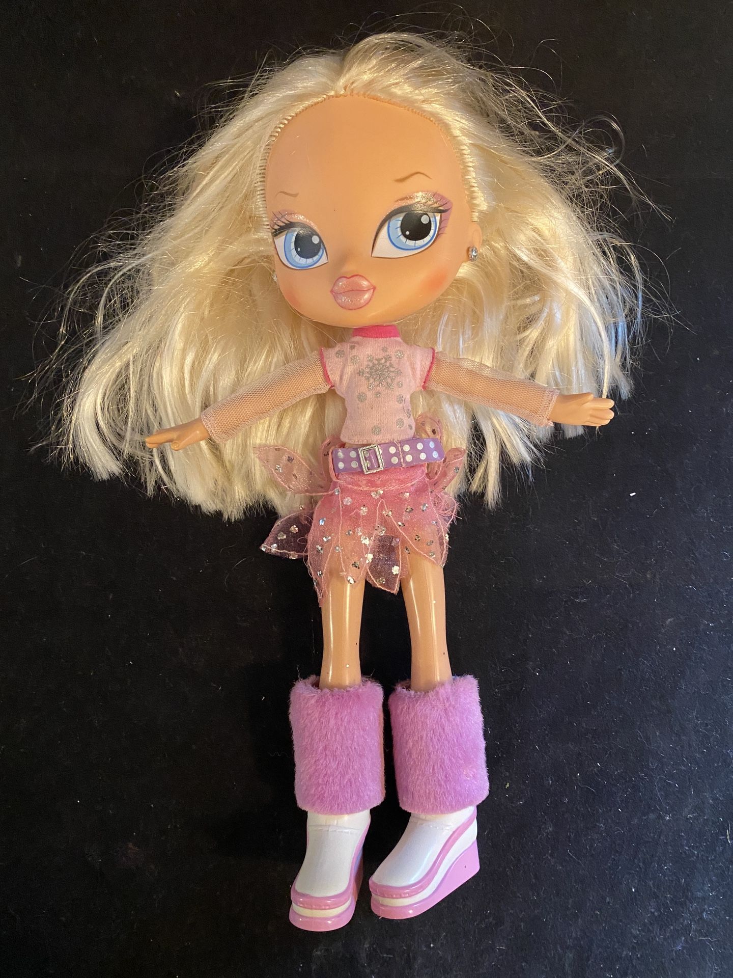 Bratz Teen Cloe Doll Pink Snowflake Outfit