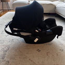 Bubaboo Turtle One by Nuna : Car seat with base