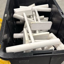 Show Floor T’s For Necklaces And Jewelry 