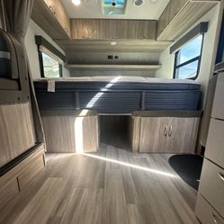 2021 Model 2108tb Winnebago 