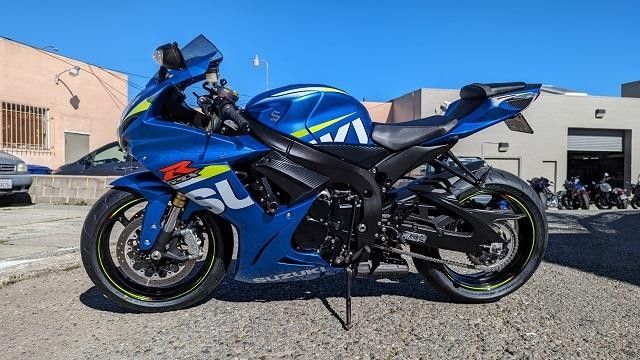 2015 SUZUKI GSX-R750

9,722 Miles Clean Title Motorcycle 