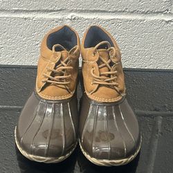 Tommy Hilfiger rubber ankle rain boots, specifically the TWHEAT-M style.