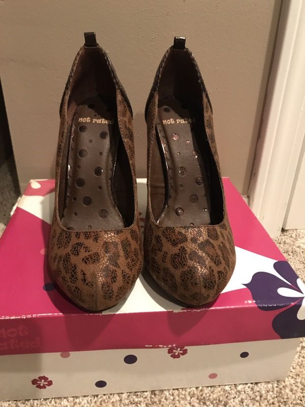 Women's heels brand "Not Rated" sz 6 1/2