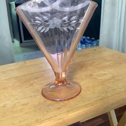 Vintage Paden City Glass Company, Pink Glass Fan Vase