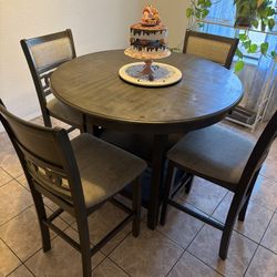 Dining Room Table 