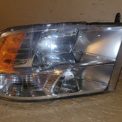 2009-2010-2011-2012-2013-2014-2015-2016-2017-2018 Ram 1500/2500  Right Side Headlight Halogen Oem