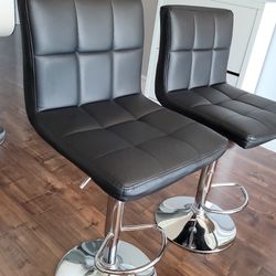 Black stools