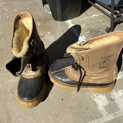 Sorel Mountain Boots With Ugg Liner 