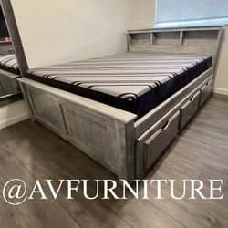 Queen Bed W 3 Drawers And Memory Foam Mattress