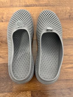 Unisex Quick Dry Mesh Slip Ons