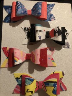 Felt bows