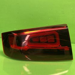 2020 2021 2022 2023 2024 2025 MERCEDES GLB250 REAR RIGHT SIDE INNER TAIL LIGHT LIGHT OEM