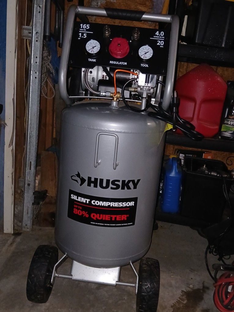 Quite Stand Up Husky 20 Gallo Air Compressor